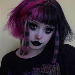 Meet your Posher, Violet